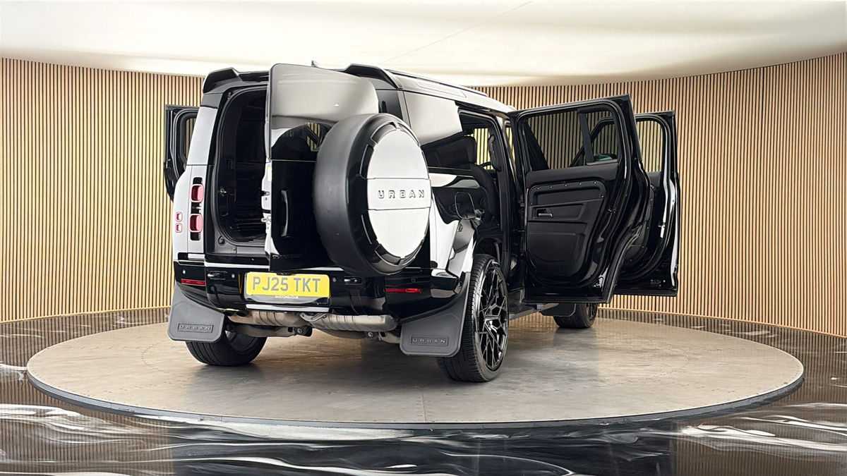 More views of Land Rover Defender 110