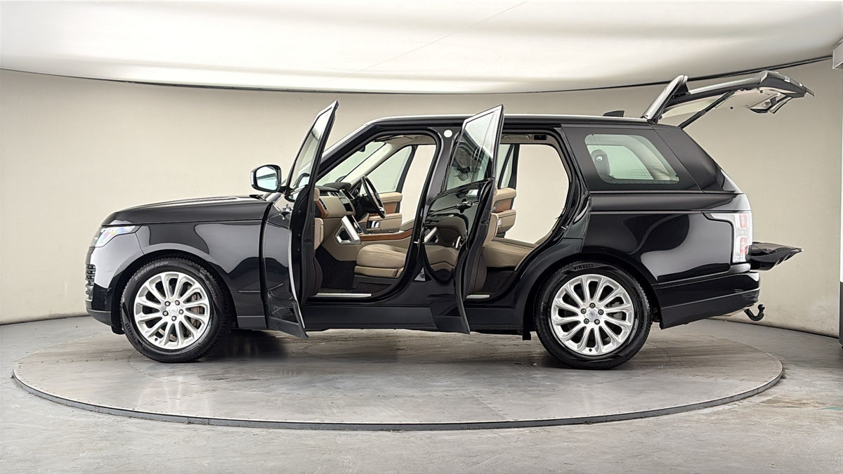 More views of Land Rover Range Rover