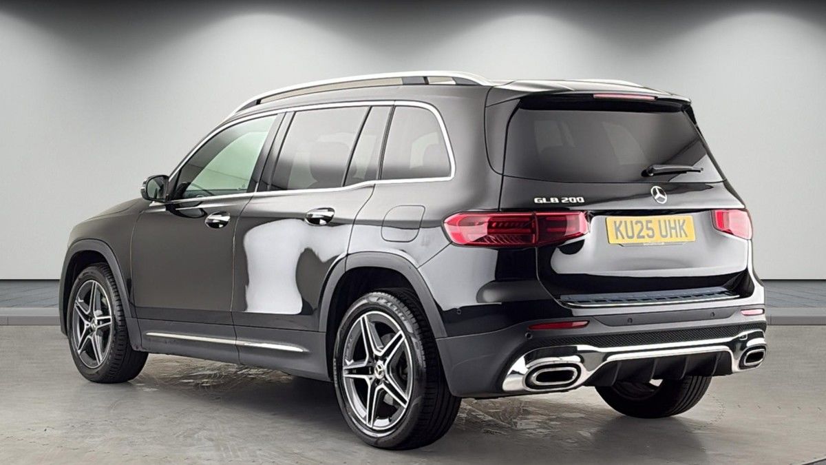 Mercedes-Benz GLB Image 2