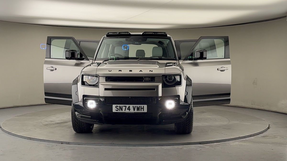 More views of Land Rover Defender 110