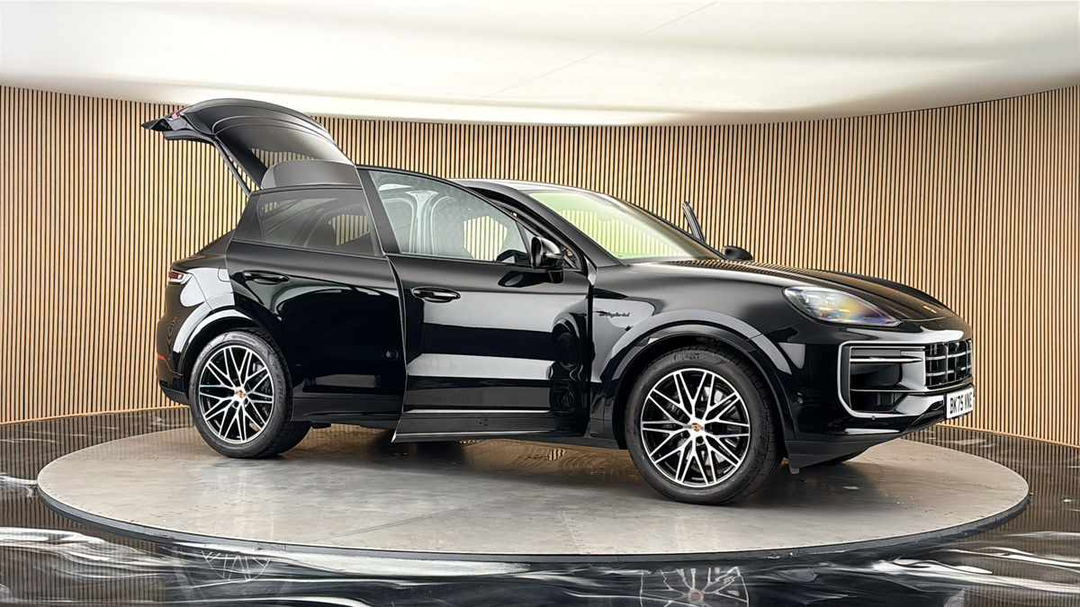 More views of Porsche Cayenne
