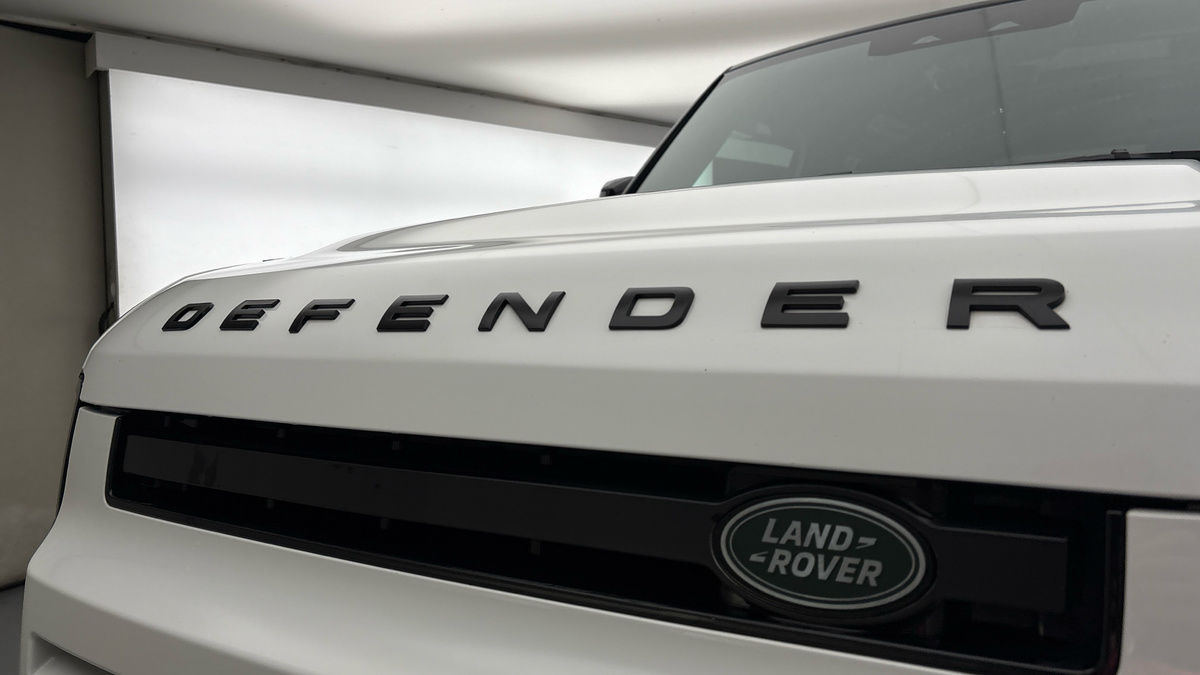 Land Rover Defender 90 Image 24