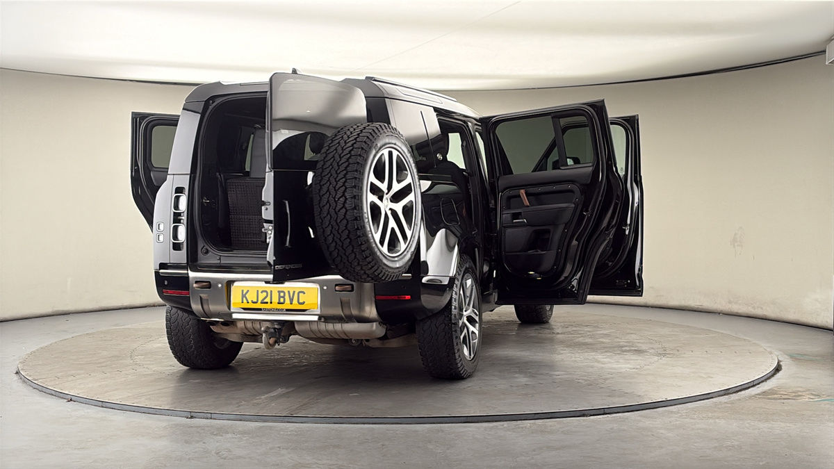 More views of Land Rover Defender 110