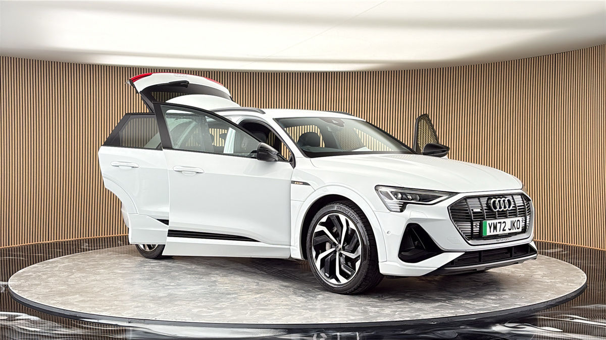More views of Audi e-tron
