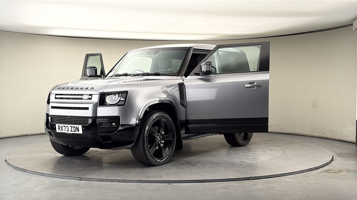 More views of Land Rover Defender 90