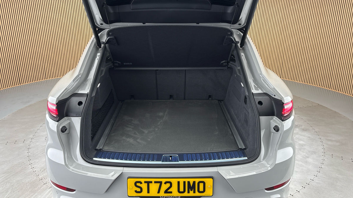 Porsche Cayenne Image 11
