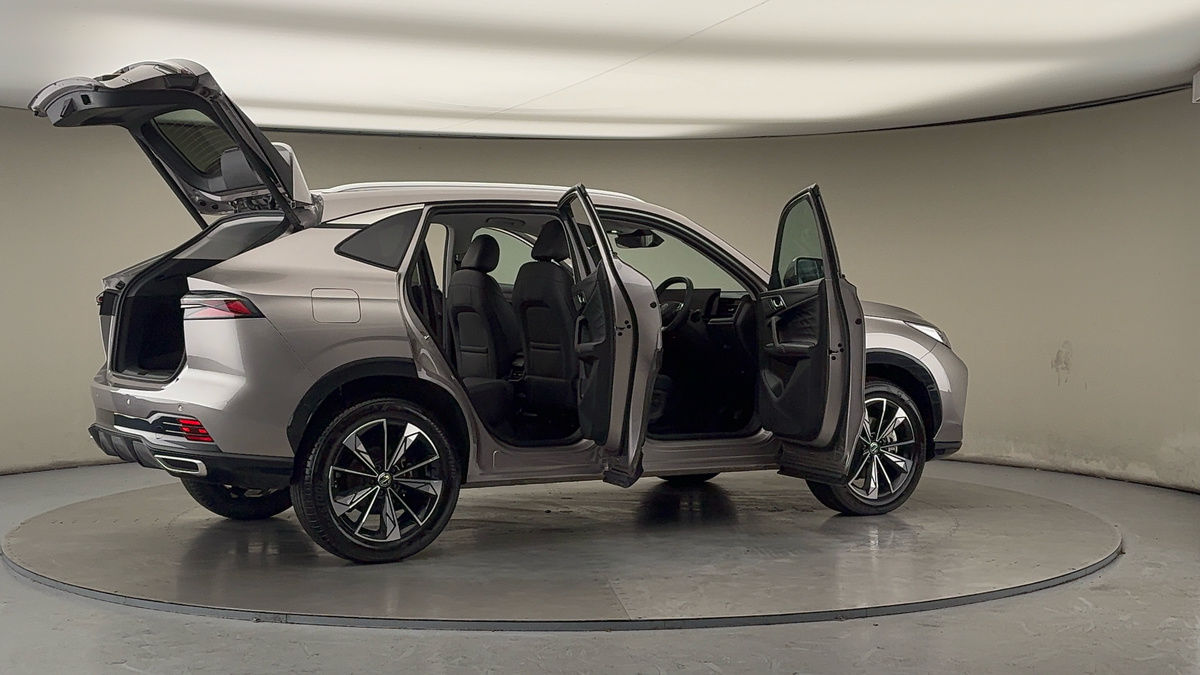 More views of MG MG HS