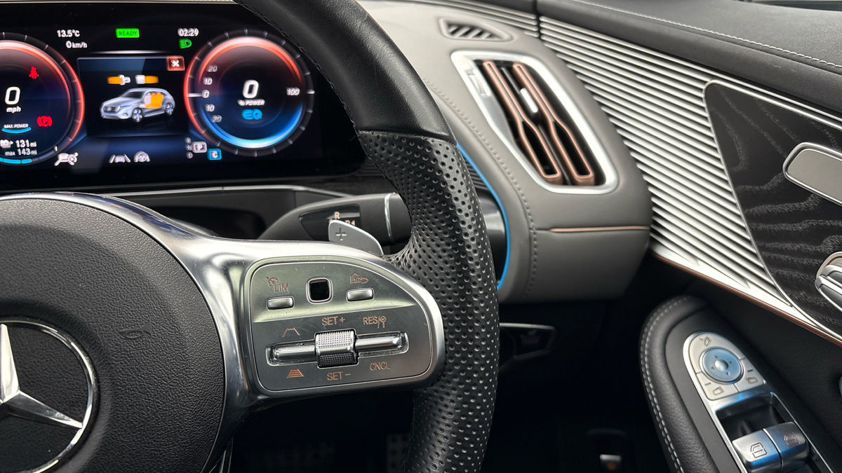 Mercedes-Benz EQC Image 14