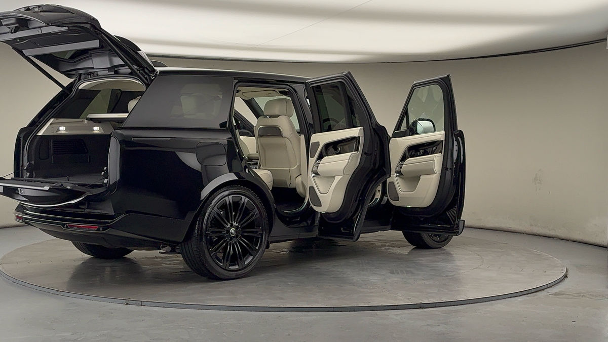 More views of Land Rover Range Rover