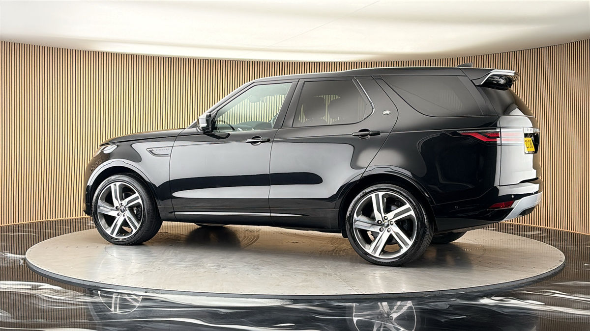 More views of Land Rover Discovery
