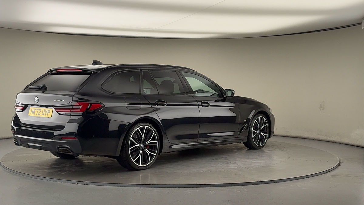 BMW 5 Series Image 21