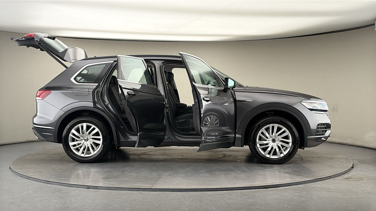 More views of Volkswagen Touareg