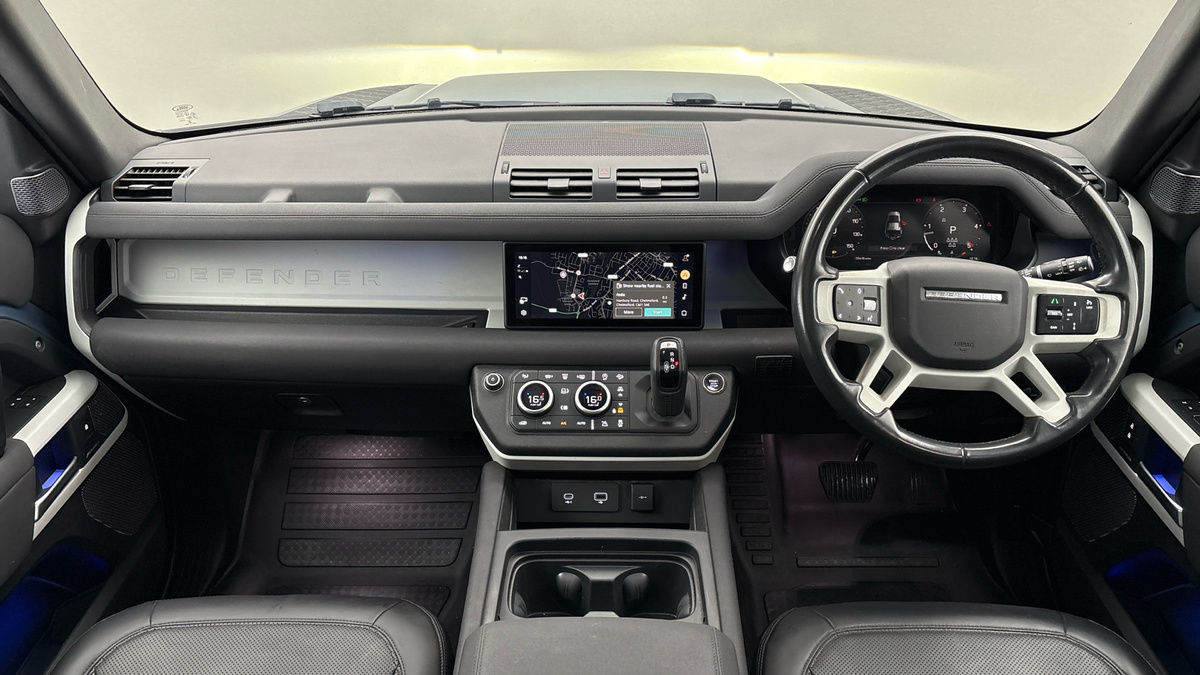 Land Rover Defender 110 Image 12