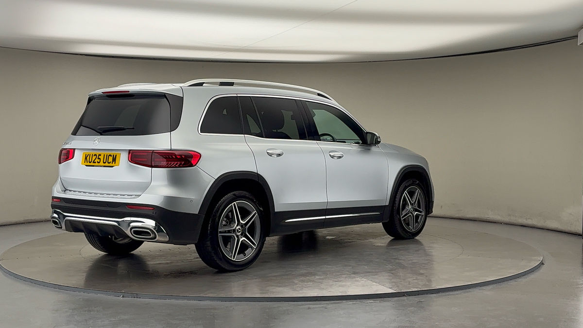 Mercedes-Benz GLB Image 21