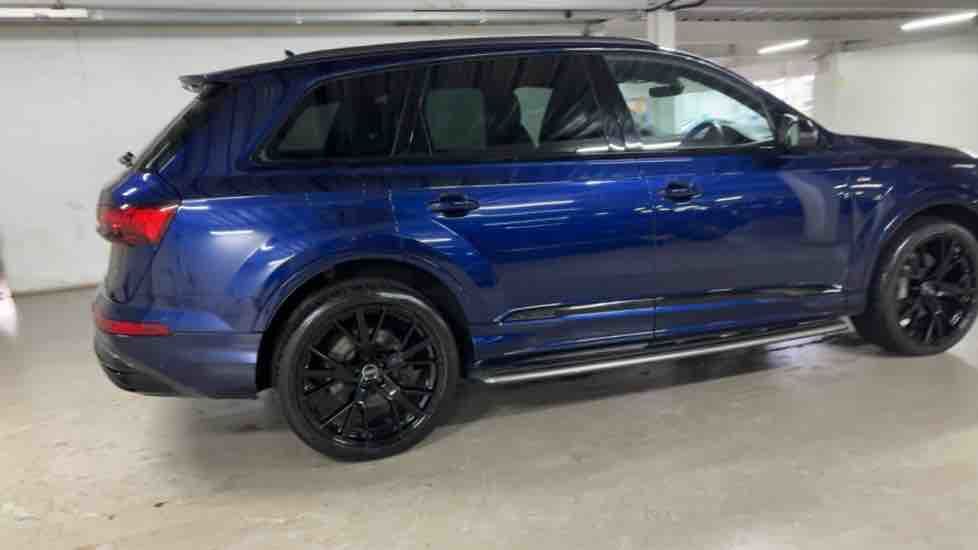 More views of Audi Q7