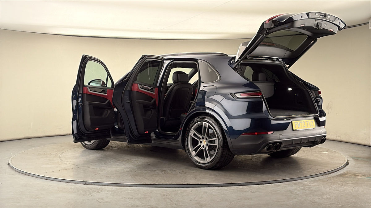 More views of Porsche Cayenne