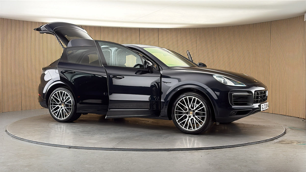 More views of Porsche Cayenne