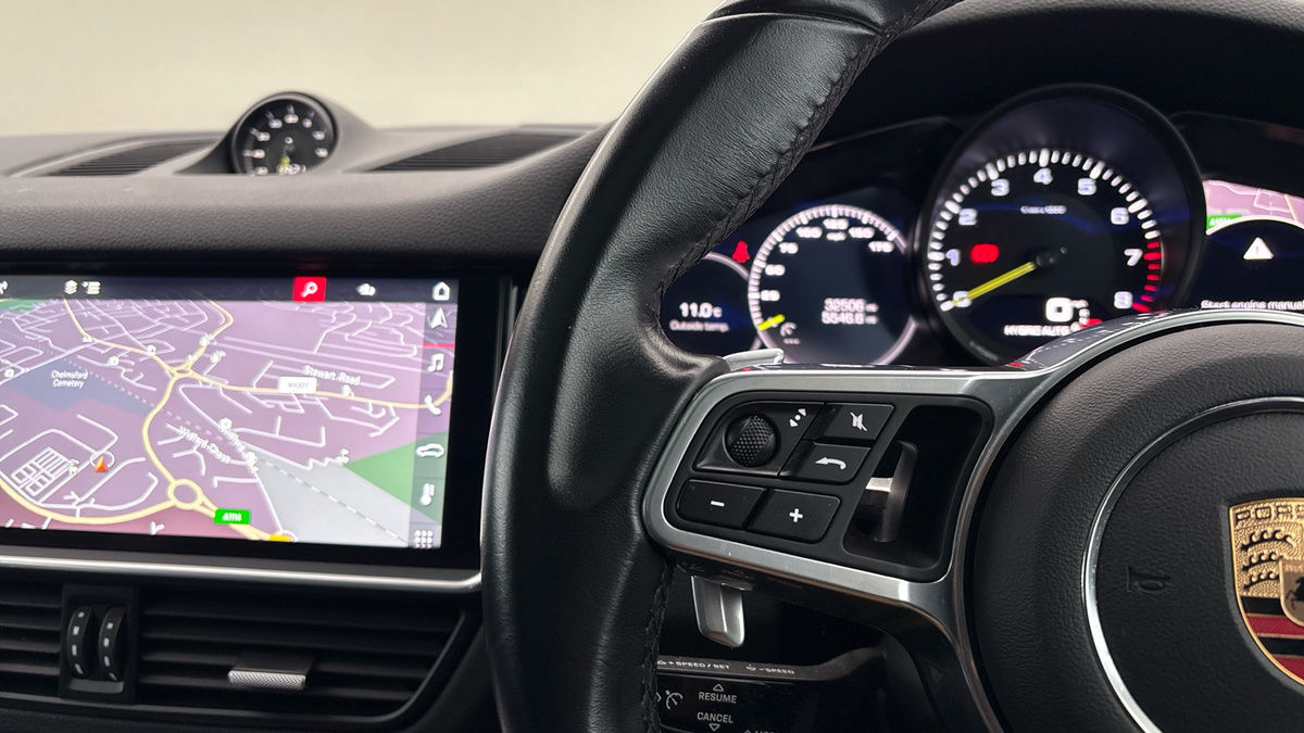 Porsche Cayenne Image 13