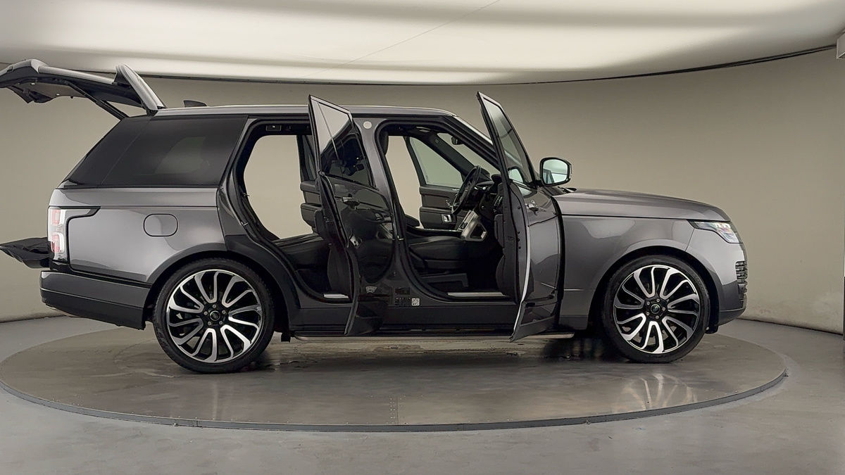 More views of Land Rover Range Rover