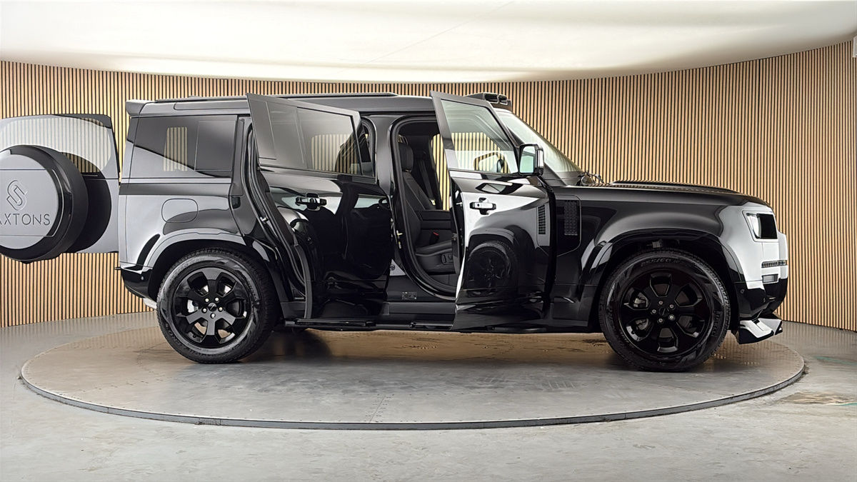More views of Land Rover Defender 110