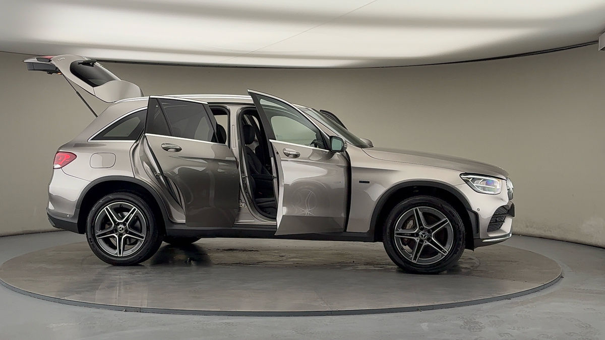 More views of Mercedes-Benz GLC