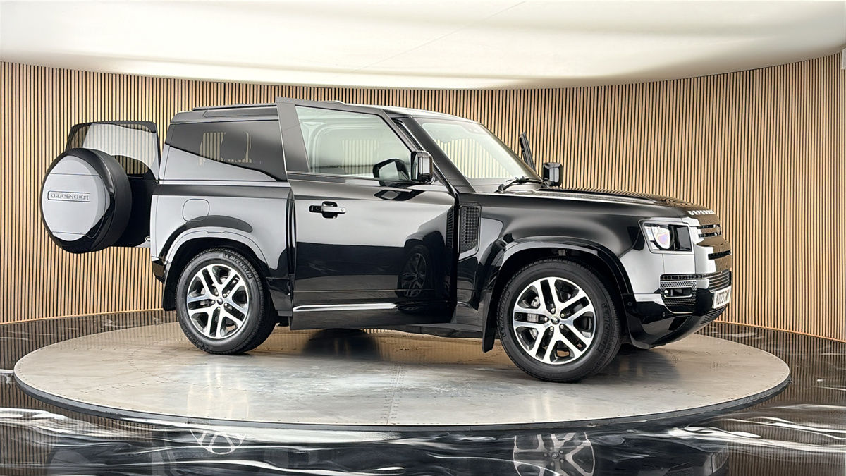 More views of Land Rover Defender 90
