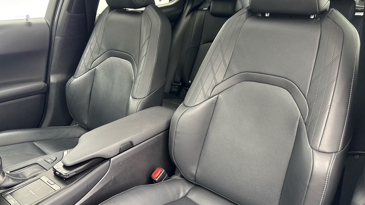 Lexus UX Image 7