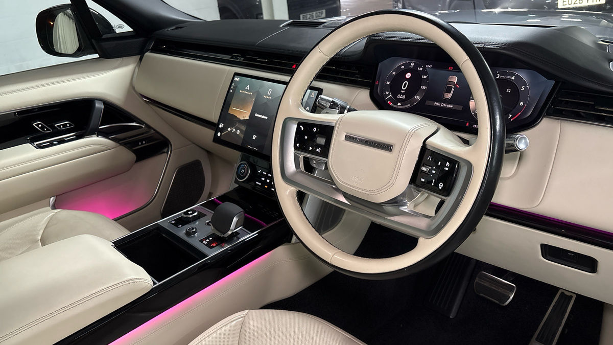 More views of Land Rover Range Rover
