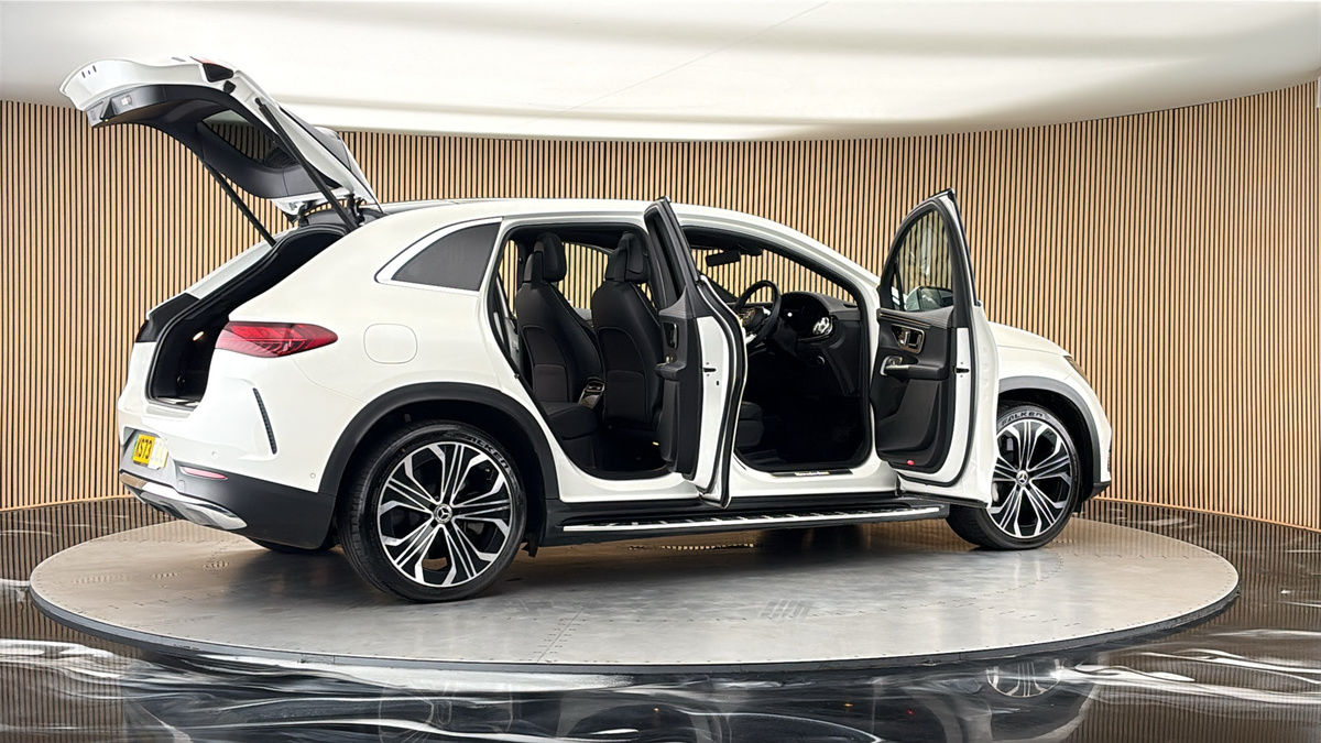 More views of Mercedes-Benz EQE