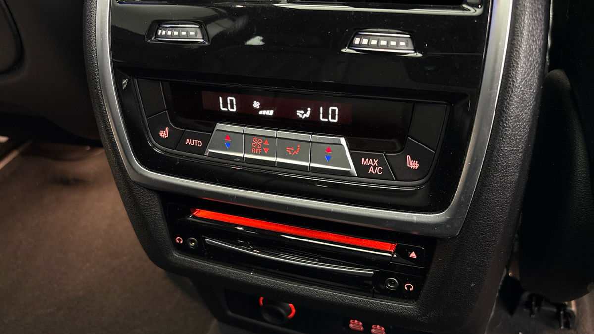 BMW X7 Image 31