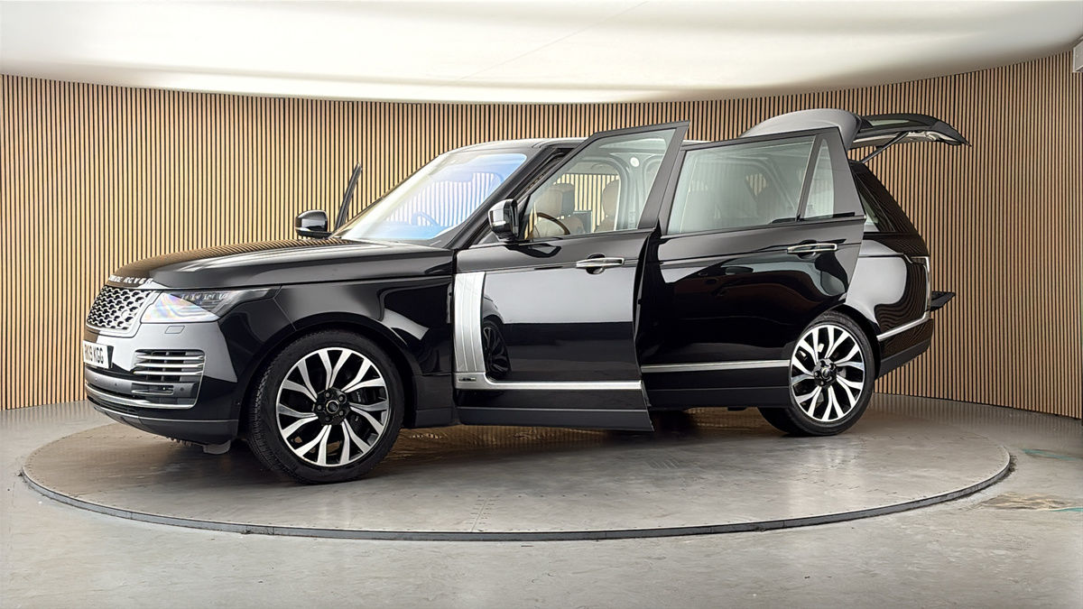 More views of Land Rover Range Rover