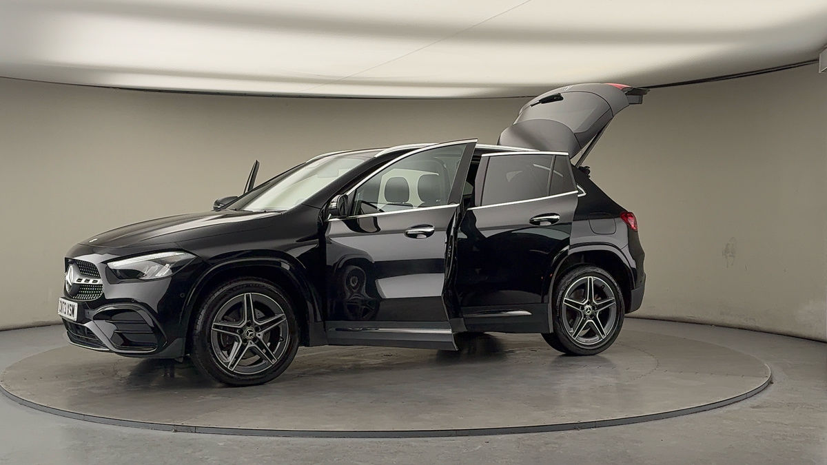 More views of Mercedes-Benz GLA