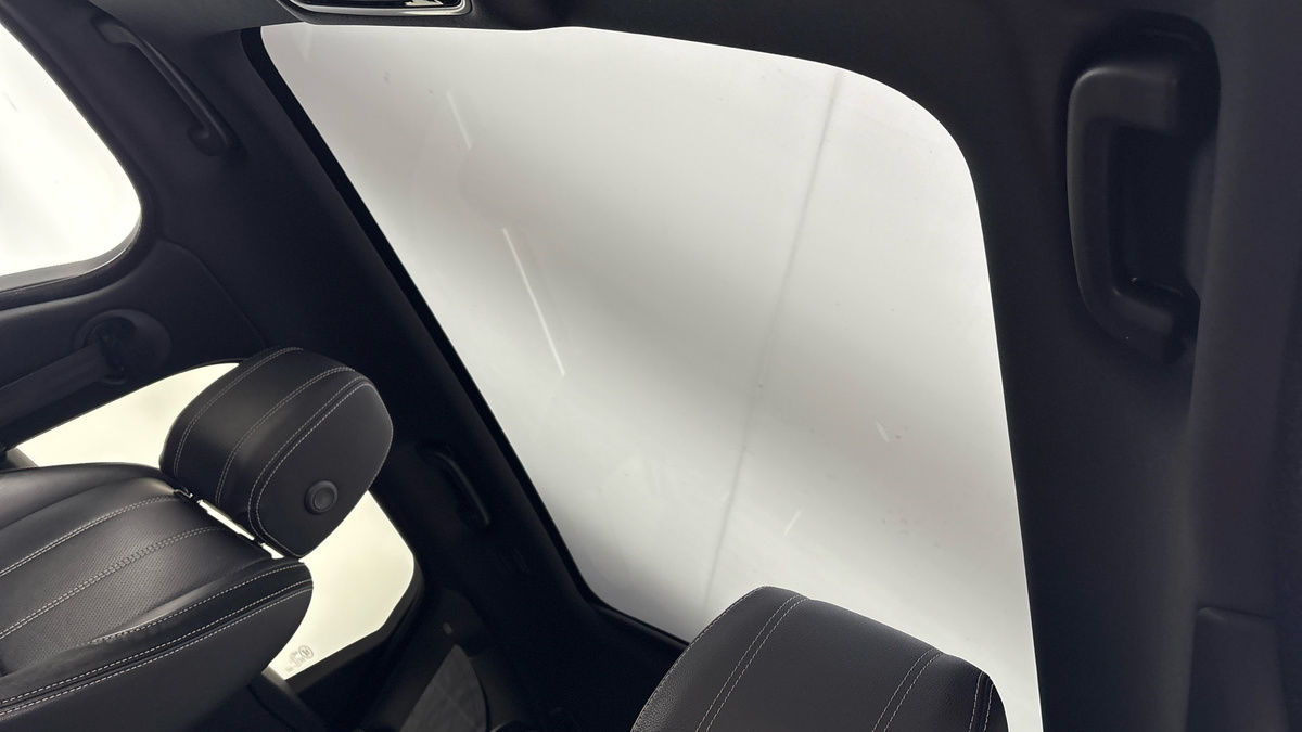 Land Rover Range Rover Velar Image 6