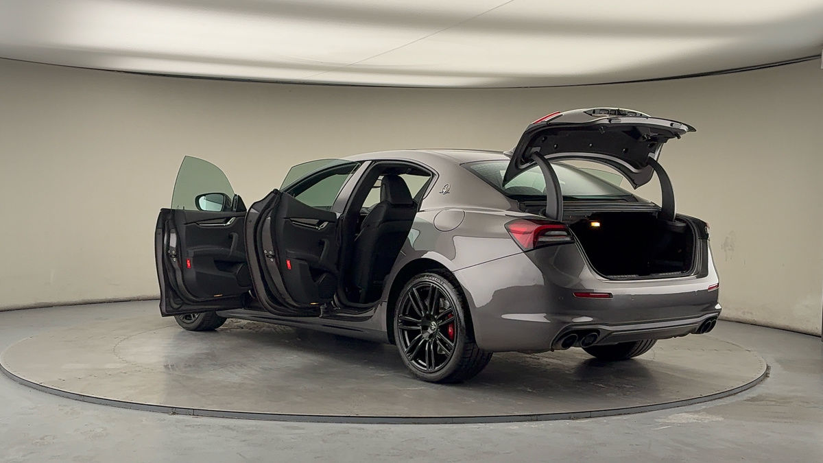 More views of Maserati Ghibli