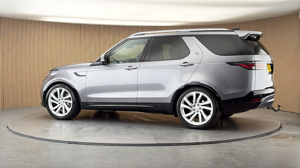 More views of Land Rover Discovery