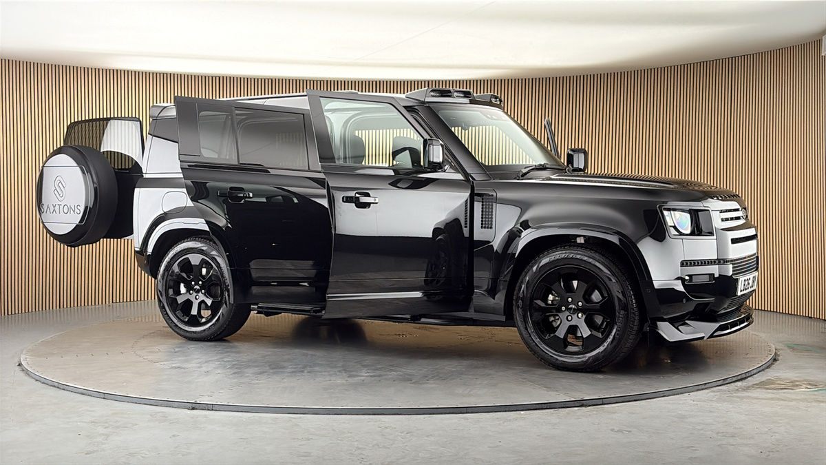More views of Land Rover Defender 110