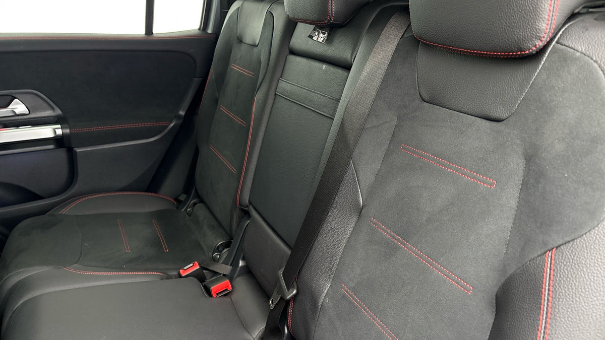 Mercedes-Benz GLB Image 8