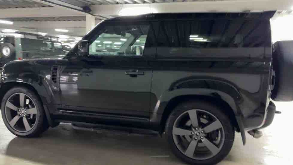 More views of Land Rover Defender 90