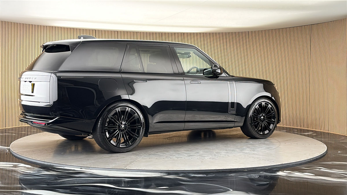 More views of Land Rover Range Rover