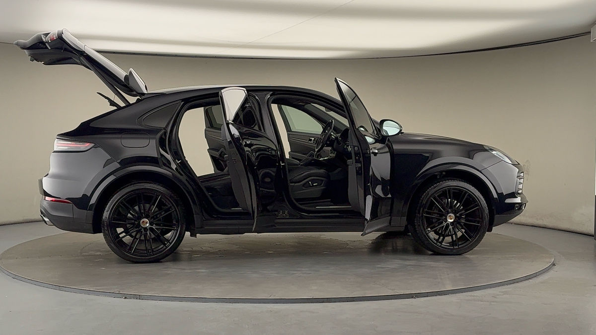 More views of Porsche Cayenne