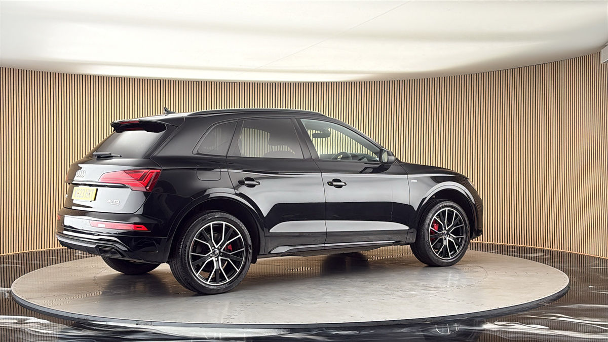 More views of Audi Q5