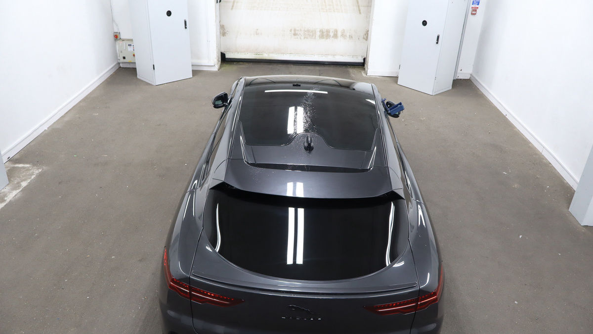 Jaguar I-PACE Image 8