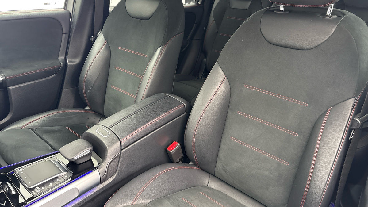 Mercedes-Benz GLB Image 7