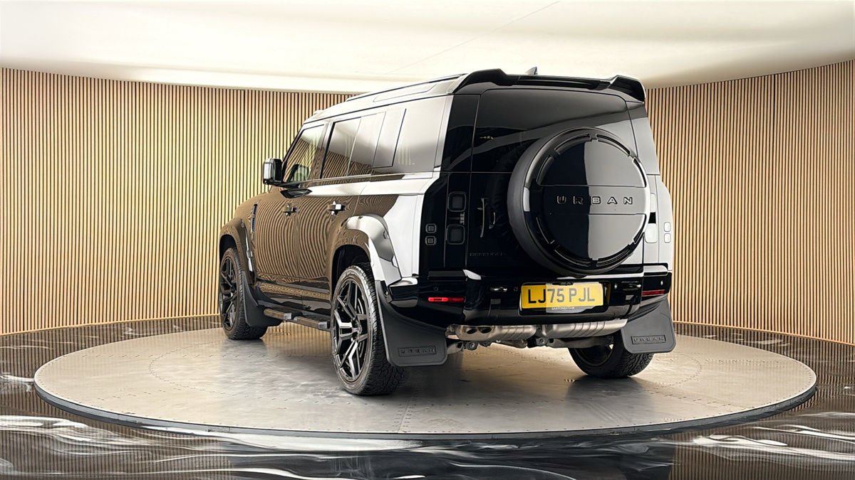 More views of Land Rover Defender 110