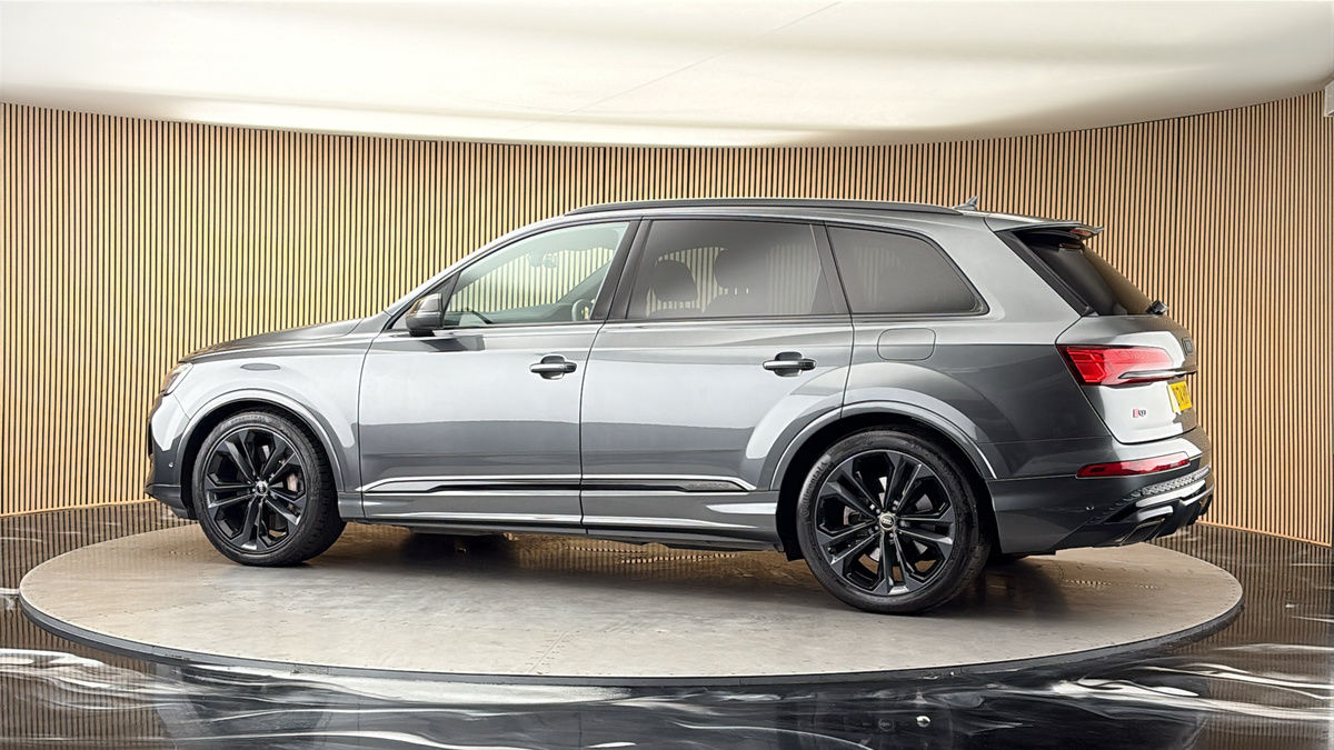 More views of Audi Q7