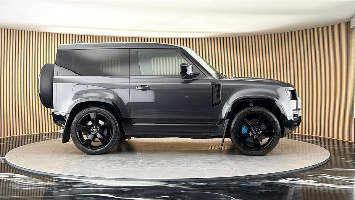 More views of Land Rover Defender 90