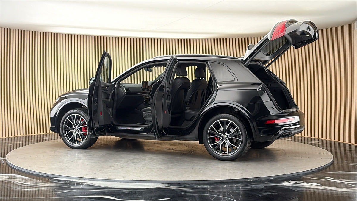 More views of Audi Q5