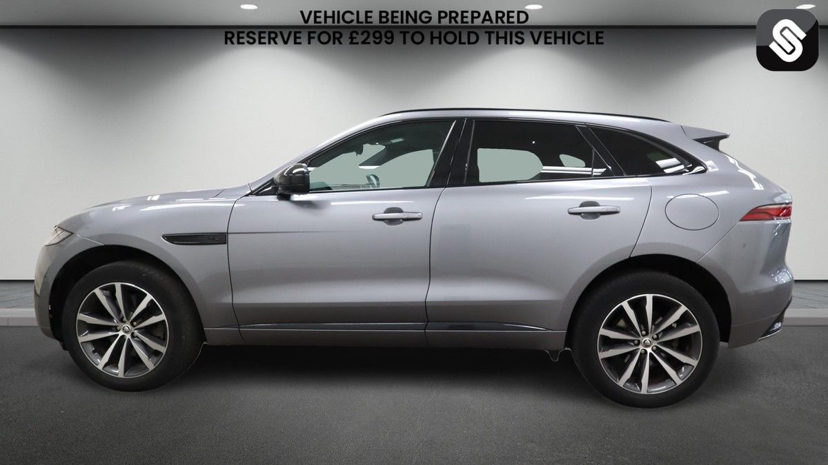 Jaguar F-PACE Image 6