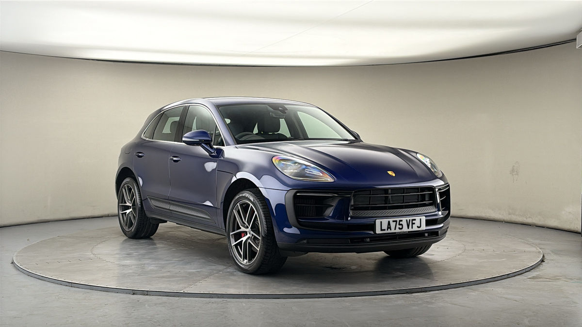 Porsche Macan Sticky Header Image