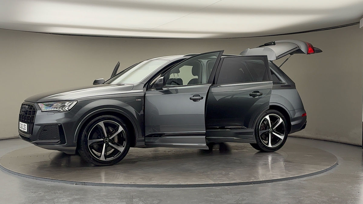 More views of Audi Q7